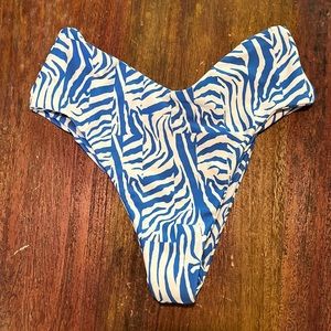 Skatie Melly bottoms. Size medium